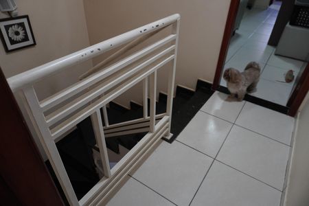 Casa à venda com 150m², 2 quartos e 2 vagasEscada
