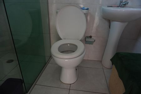 Casa à venda com 150m², 2 quartos e 2 vagasBanheiro da Suíte 2