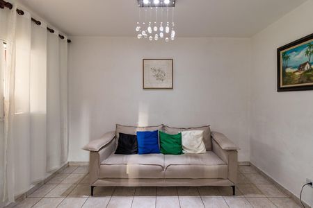Casa à venda com 150m², 3 quartos e 1 vaga Casa à venda com 150m², 3 quartos e 1 vagaSala
