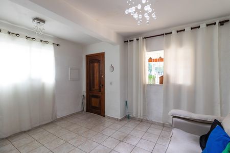 Casa à venda com 150m², 3 quartos e 1 vaga Casa à venda com 150m², 3 quartos e 1 vagaSala