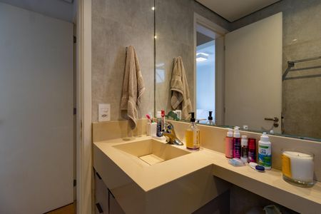Apartamento para alugar com 60m², 2 quartos e 1 vaga Apartamento para alugar com 60m², 2 quartos e 1 vagaBanheiro da Suíte