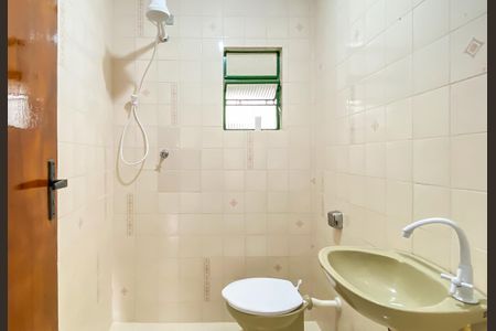 Casa para alugar com 42m², 1 quarto e 1 vaga Casa para alugar com 42m², 1 quarto e 1 vagaBanheiro