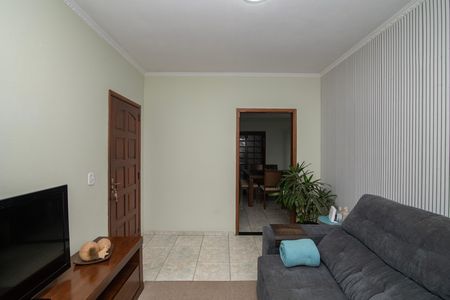 Casa para alugar com 160m², 5 quartos e 3 vagasSala
