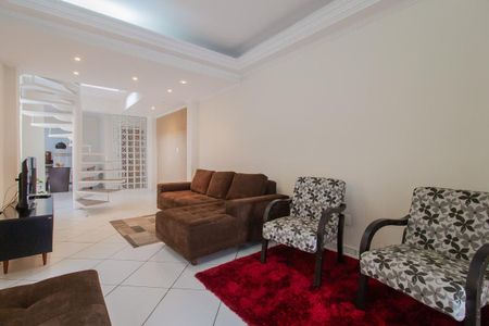 Casa para alugar com 153m², 3 quartos e 2 vagasSala