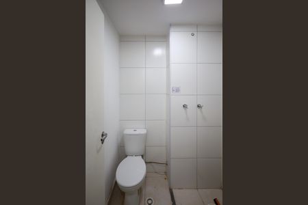 Banheiro de apartamento para alugar com 2 quartos, 37m² em Vila Isa, São Paulo