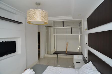 Apartamento à venda com 194m², 3 quartos e 3 vagas Apartamento à venda com 194m², 3 quartos e 3 vagasSuíte