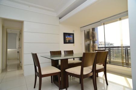 Apartamento à venda com 194m², 3 quartos e 3 vagas Apartamento à venda com 194m², 3 quartos e 3 vagasSala