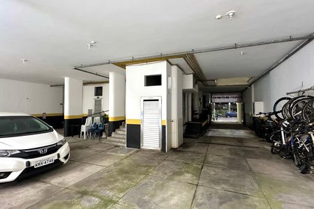 Apartamento para alugar com 77m², 3 quartos e sem vaga