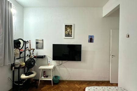 Apartamento para alugar com 77m², 3 quartos e sem vaga