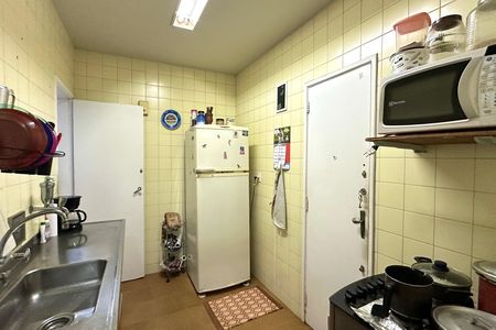 Apartamento para alugar com 77m², 3 quartos e sem vaga
