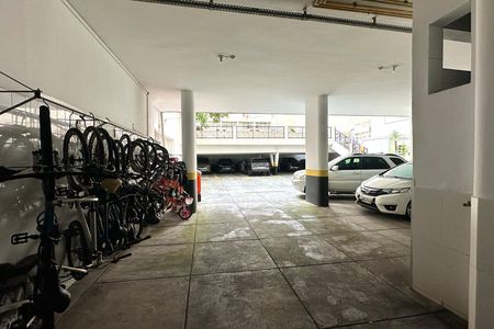 Apartamento para alugar com 77m², 3 quartos e sem vaga