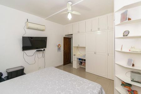 Casa à venda com 278m², 4 quartos e 2 vagasQuarto 2