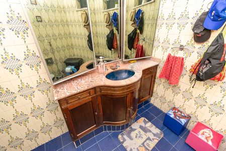 Casa à venda com 278m², 4 quartos e 2 vagasBanheiro Social