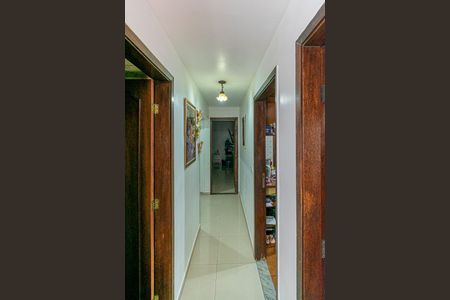 Casa à venda com 278m², 4 quartos e 2 vagasCorredor