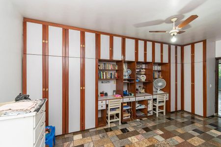 Casa à venda com 278m², 4 quartos e 2 vagasQuarto 4 - Armários