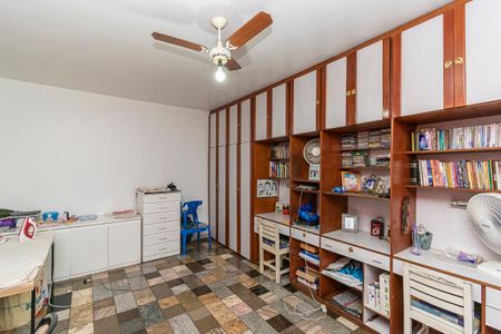 Casa à venda com 278m², 4 quartos e 2 vagasQuarto 4