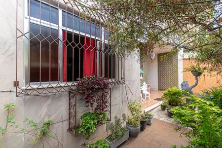 Casa à venda com 278m², 4 quartos e 2 vagasVaranda da frente