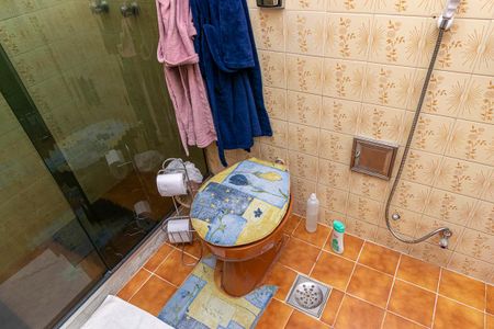 Casa à venda com 278m², 4 quartos e 2 vagasBanheiro da Suíte 1