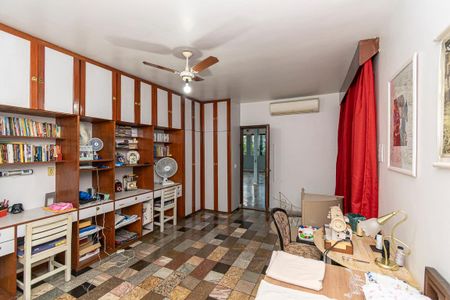 Casa à venda com 278m², 4 quartos e 2 vagasQuarto 4