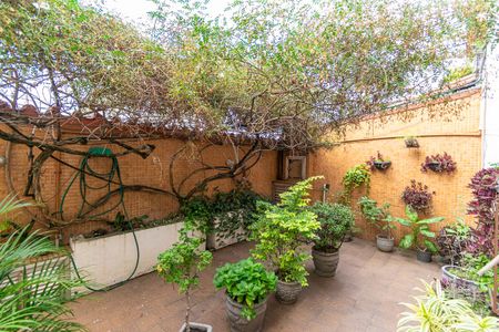 Casa à venda com 278m², 4 quartos e 2 vagasVaranda da frente