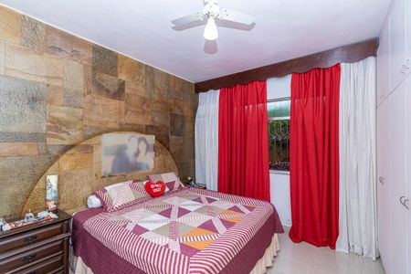Casa à venda com 278m², 4 quartos e 2 vagasQuarto 1 Suíte