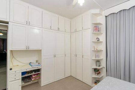 Casa à venda com 278m², 4 quartos e 2 vagasQuarto 2 - Armários