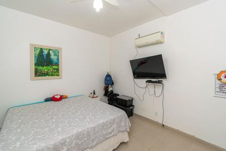 Casa à venda com 278m², 4 quartos e 2 vagasQuarto 2