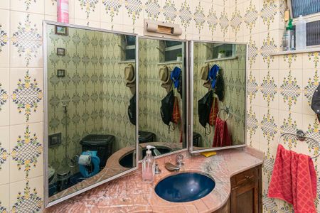 Casa à venda com 278m², 4 quartos e 2 vagasBanheiro Social