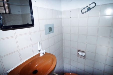 Banheiro de apartamento para alugar com 1 quarto, 50m² em Vista Alegre, Rio de Janeiro