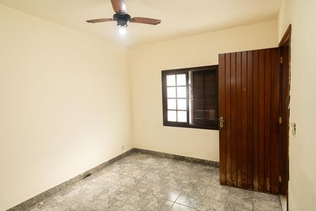 Sala de casa para alugar com 3 quartos, 120m² em Guaratiba, Rio de Janeiro