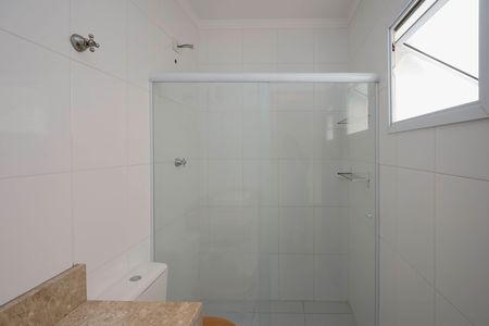 Casa à venda com 95m², 2 quartos e 4 vagas Casa à venda com 95m², 2 quartos e 4 vagasBanheiro da Suíte 1