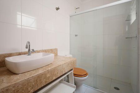 Casa à venda com 95m², 2 quartos e 4 vagas Casa à venda com 95m², 2 quartos e 4 vagasBanheiro da Suíte 1