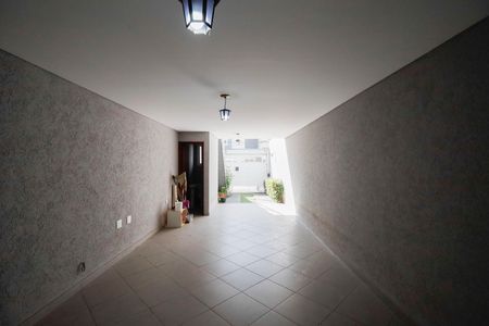Casa à venda com 95m², 2 quartos e 4 vagas Casa à venda com 95m², 2 quartos e 4 vagasGaragem