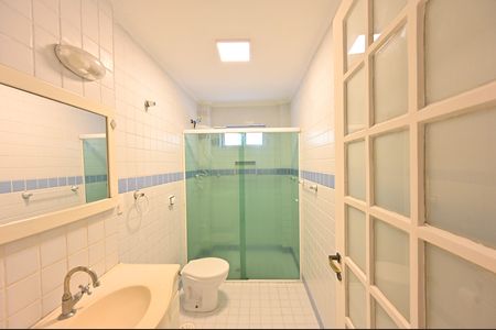 Apartamento à venda com 64m², 2 quartos e 1 vagaBanheiro Social