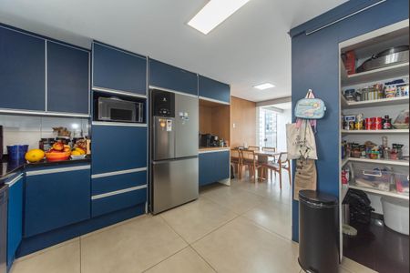 Apartamento à venda com 305m², 4 quartos e 4 vagas Apartamento à venda com 305m², 4 quartos e 4 vagasCozinha