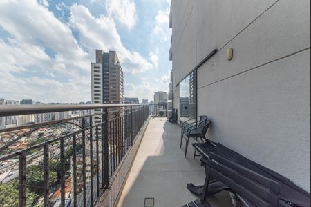 Apartamento à venda com 305m², 4 quartos e 4 vagas Apartamento à venda com 305m², 4 quartos e 4 vagasVaranda