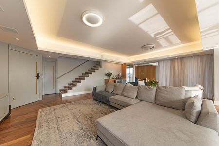 Apartamento à venda com 305m², 4 quartos e 4 vagas Apartamento à venda com 305m², 4 quartos e 4 vagasSala