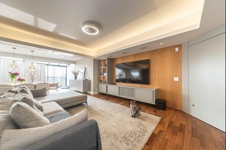 Apartamento à venda com 305m², 4 quartos e 4 vagas Apartamento à venda com 305m², 4 quartos e 4 vagasSala
