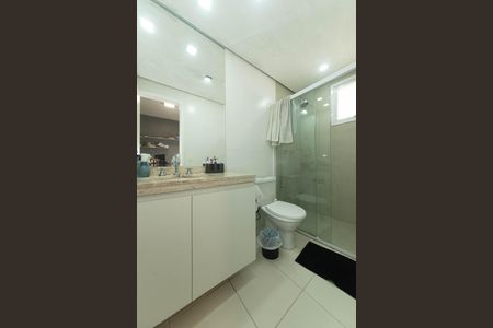 Apartamento à venda com 305m², 4 quartos e 4 vagas Apartamento à venda com 305m², 4 quartos e 4 vagasBanheiro da Suíte 1