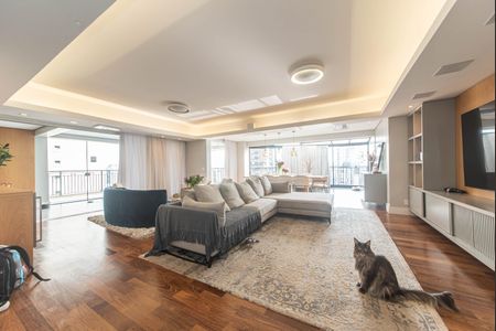 Apartamento à venda com 305m², 4 quartos e 4 vagas Apartamento à venda com 305m², 4 quartos e 4 vagasSala