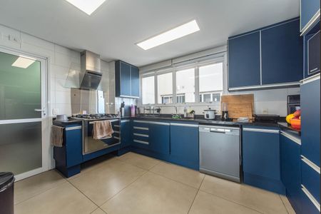 Apartamento à venda com 305m², 4 quartos e 4 vagas Apartamento à venda com 305m², 4 quartos e 4 vagasCozinha