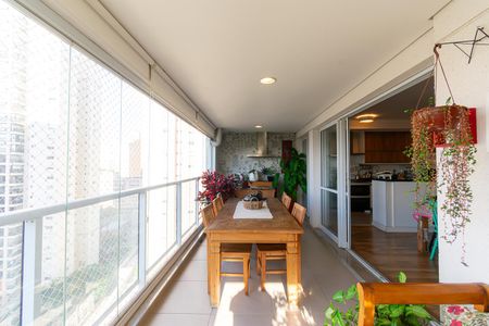 Apartamento à venda com 141m², 3 quartos e 2 vagas Apartamento à venda com 141m², 3 quartos e 2 vagasVaranda gourmet