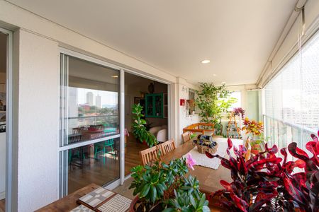 Apartamento à venda com 141m², 3 quartos e 2 vagas Apartamento à venda com 141m², 3 quartos e 2 vagasVaranda gourmet