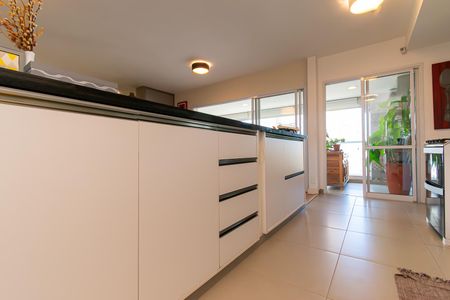 Apartamento à venda com 141m², 3 quartos e 2 vagas Apartamento à venda com 141m², 3 quartos e 2 vagasCozinha