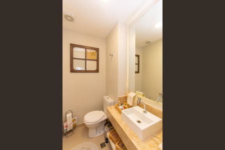 Apartamento à venda com 141m², 3 quartos e 2 vagas Apartamento à venda com 141m², 3 quartos e 2 vagasLavabo