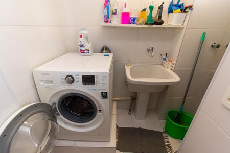 Apartamento à venda com 141m², 3 quartos e 2 vagas Apartamento à venda com 141m², 3 quartos e 2 vagasÁrea de Serviço