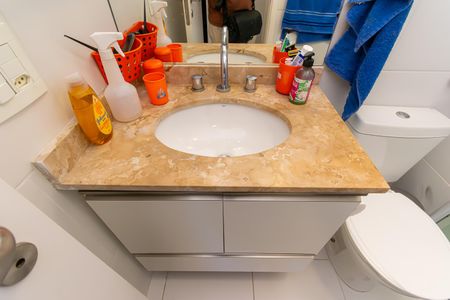 Apartamento à venda com 141m², 3 quartos e 2 vagas Apartamento à venda com 141m², 3 quartos e 2 vagasBanheiro 2