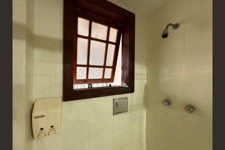 Casa de condomínio para alugar com 145m², 4 quartos e 2 vagasBanheiro Social 