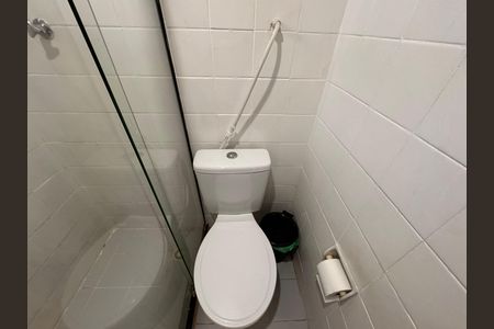 Casa de condomínio para alugar com 145m², 4 quartos e 2 vagasÁrea de Serviço - Banheiro