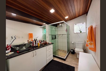 Casa de condomínio para alugar com 145m², 4 quartos e 2 vagasSuíte 1 - Banheiro